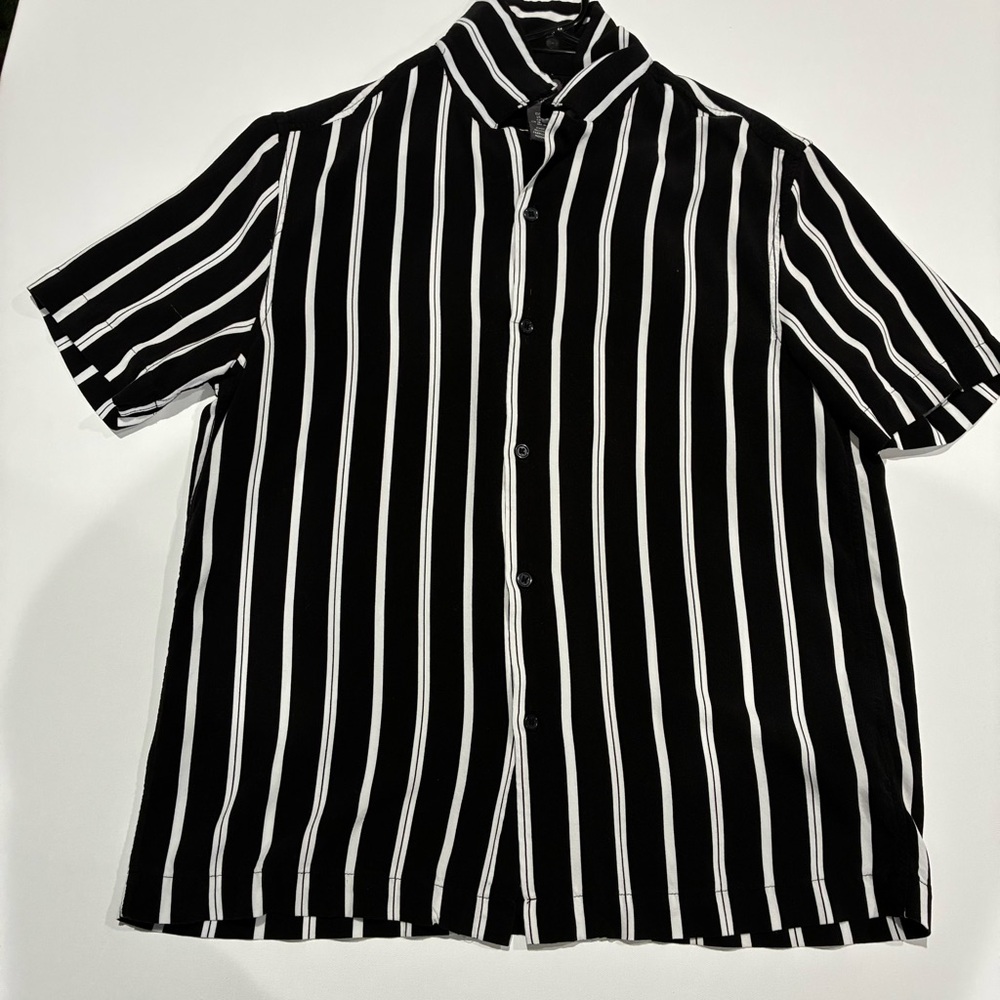 H&M Men's Black and White Striped Casual Shirt
